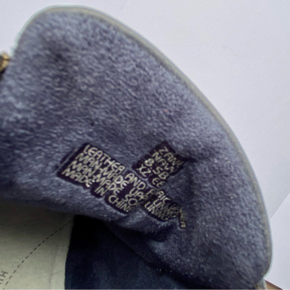 Earth, mid-top, leather & fabric sneaker, Zane navy & red, women’s size 8.5 - Picture 10 of 16